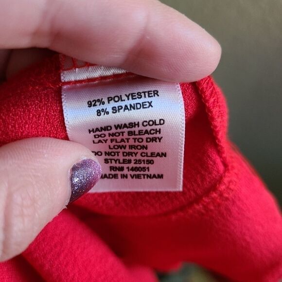 Monteau Scalloped Top   - Picture 7 of 7